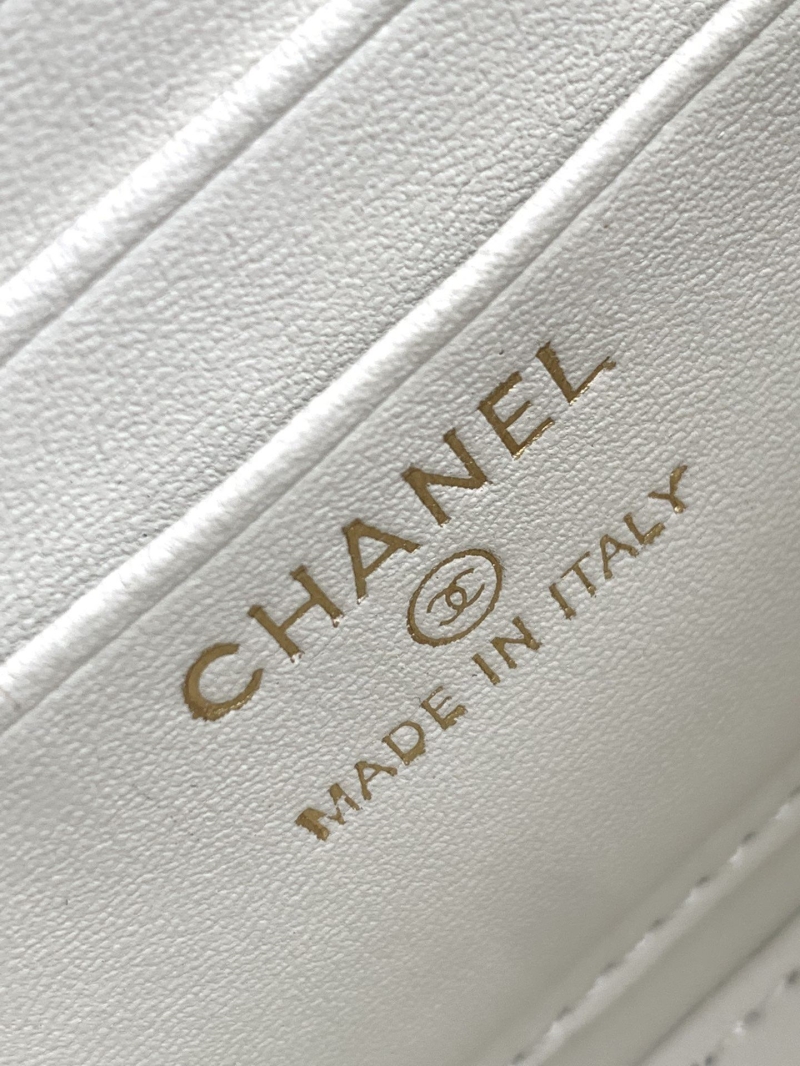 Ch**el cosmetic bags